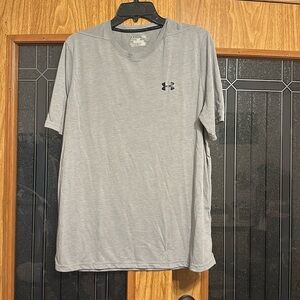 Gray Under armor T-shirt